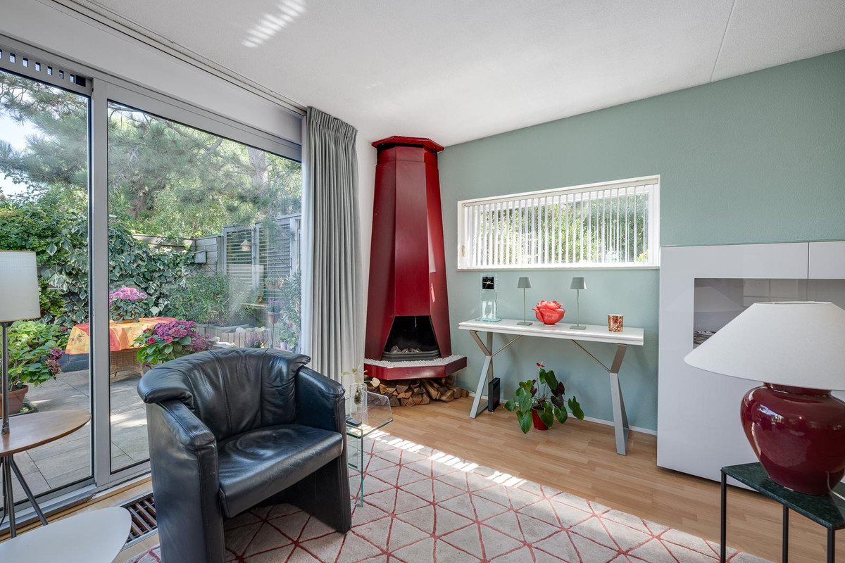 Tussenwoning te koop: Louis Armstronglaan 24, Leiden