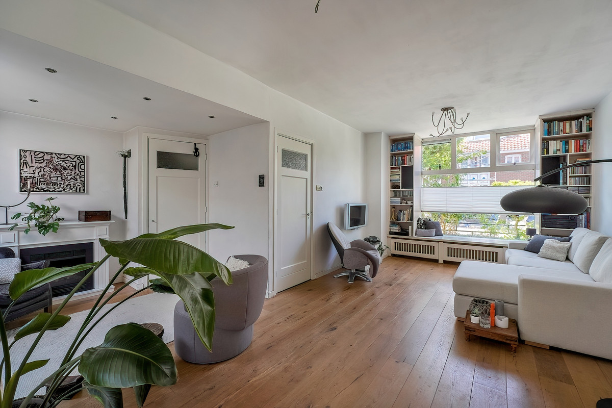 Tussenwoning te koop: Grunerielaan 24, Oegstgeest