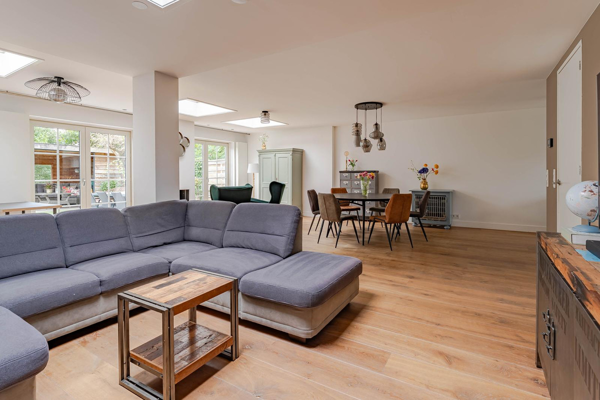 Tussenwoning te koop: Valkenburgerlaan 30, Boskoop