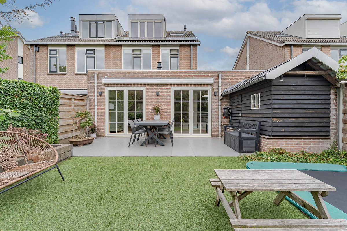 Tussenwoning te koop: Valkenburgerlaan 30, Boskoop