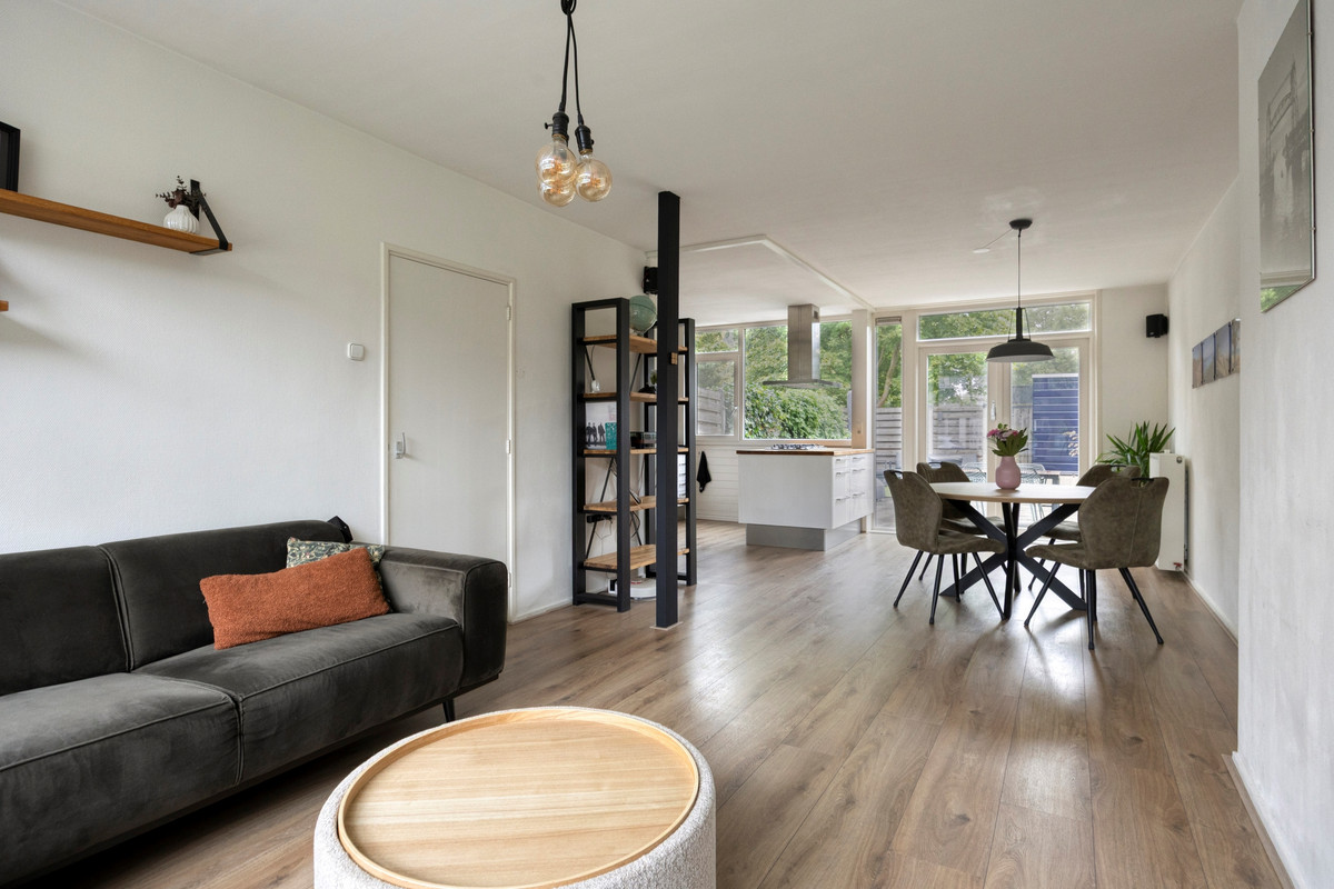 Tussenwoning te koop: Fioringras 82, Rotterdam