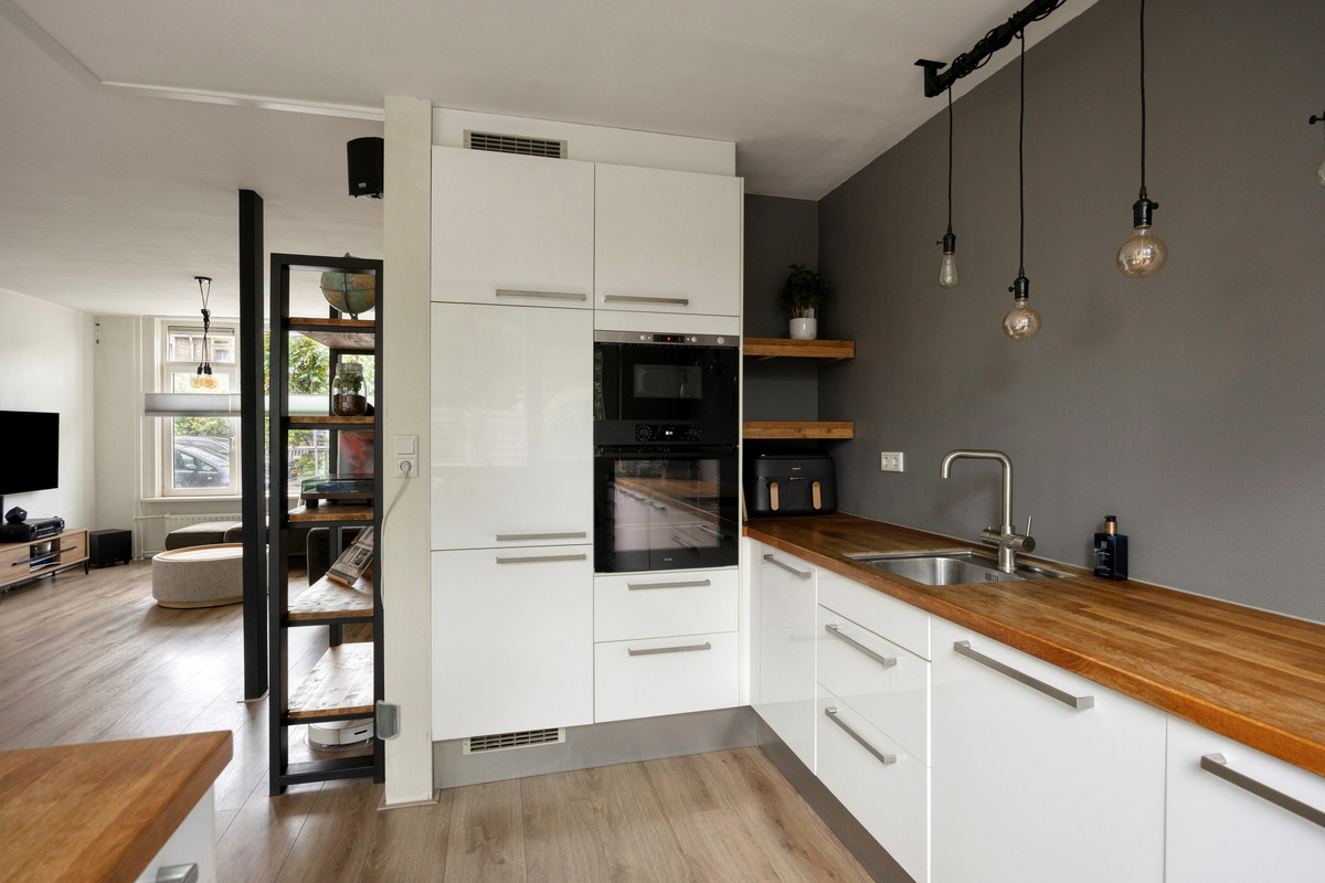 Tussenwoning te koop: Fioringras 82, Rotterdam
