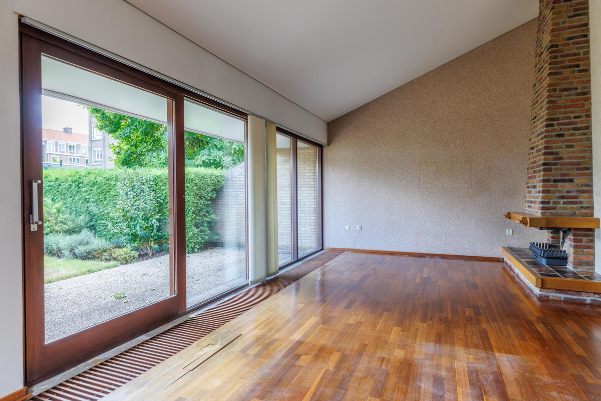 Tussenwoning te koop: Schietbaanweg 147, Enschede