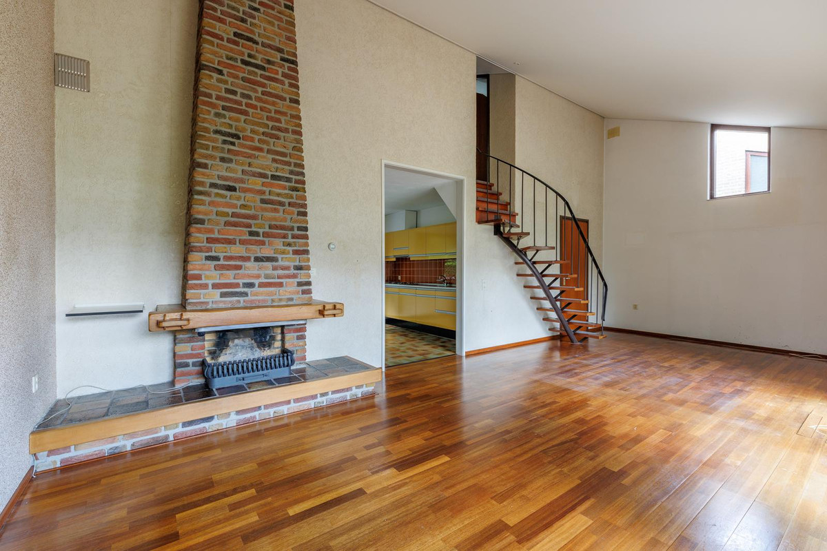 Tussenwoning te koop: Schietbaanweg 147, Enschede