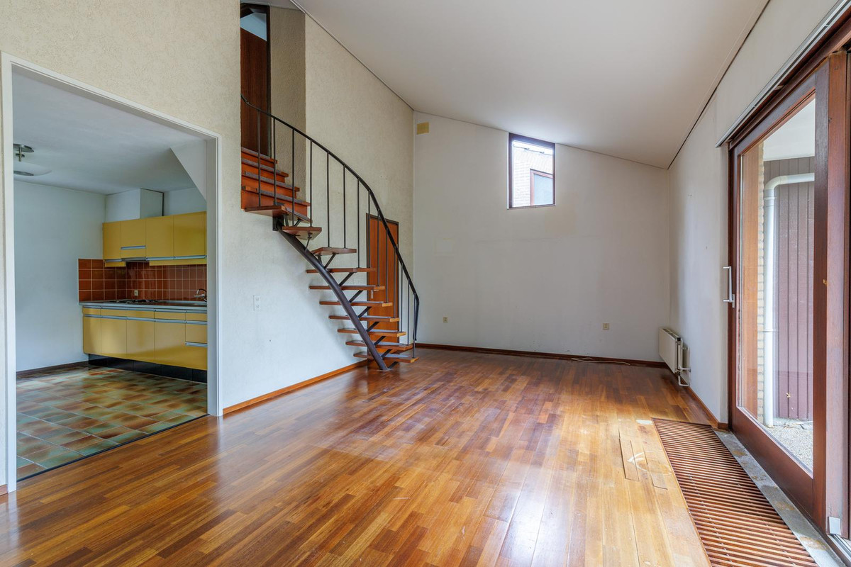 Tussenwoning te koop: Schietbaanweg 147, Enschede
