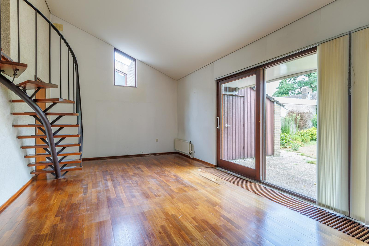 Tussenwoning te koop: Schietbaanweg 147, Enschede