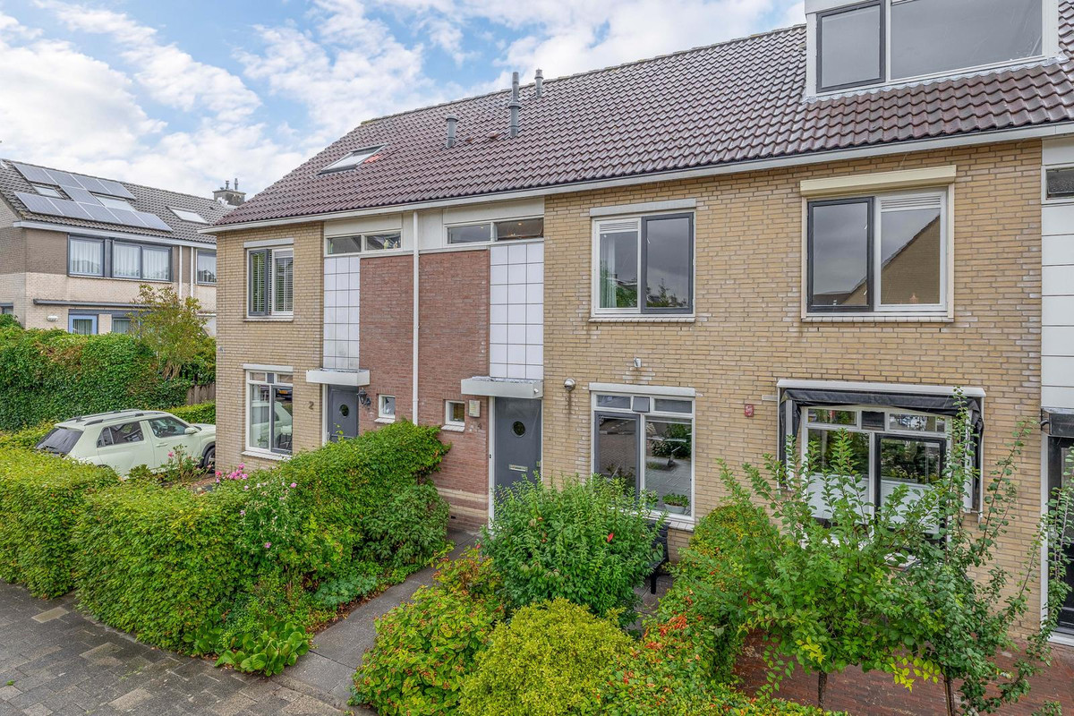 Tussenwoning te koop: Chopinstraat 4, Barendrecht