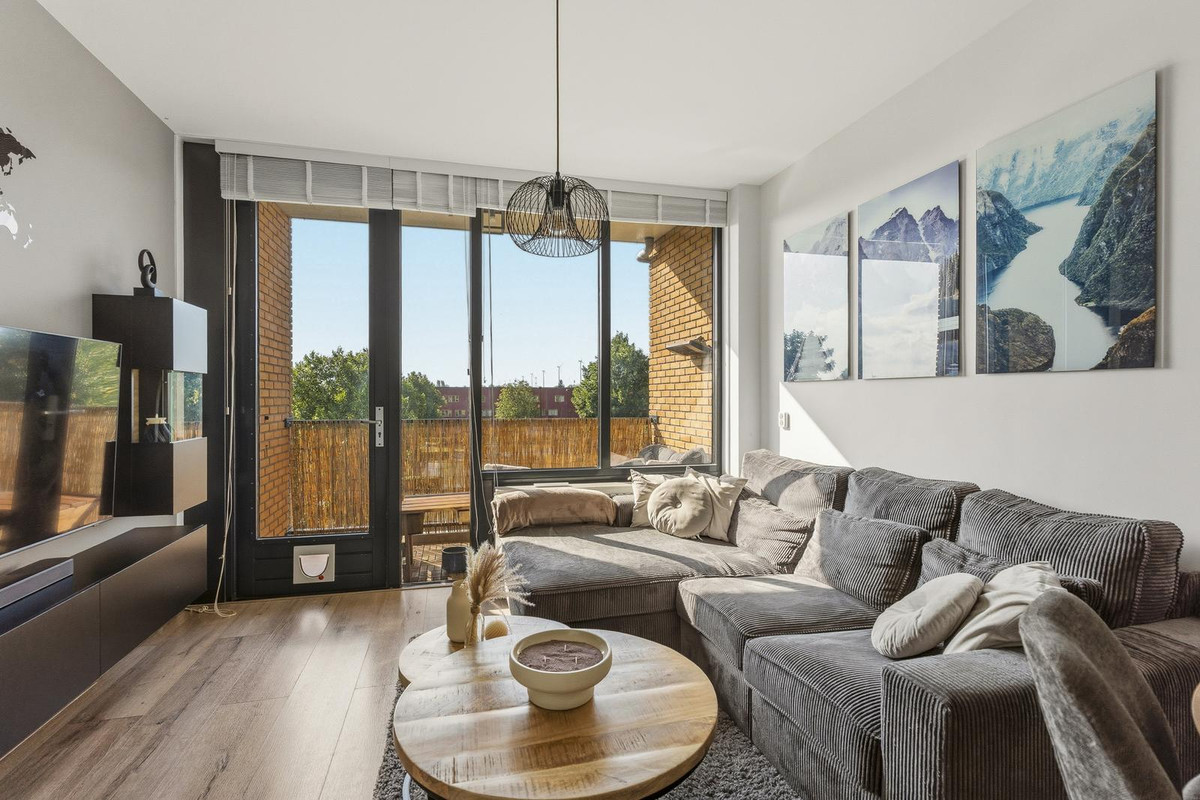 Appartement te koop: Makassarhof 10, Almere