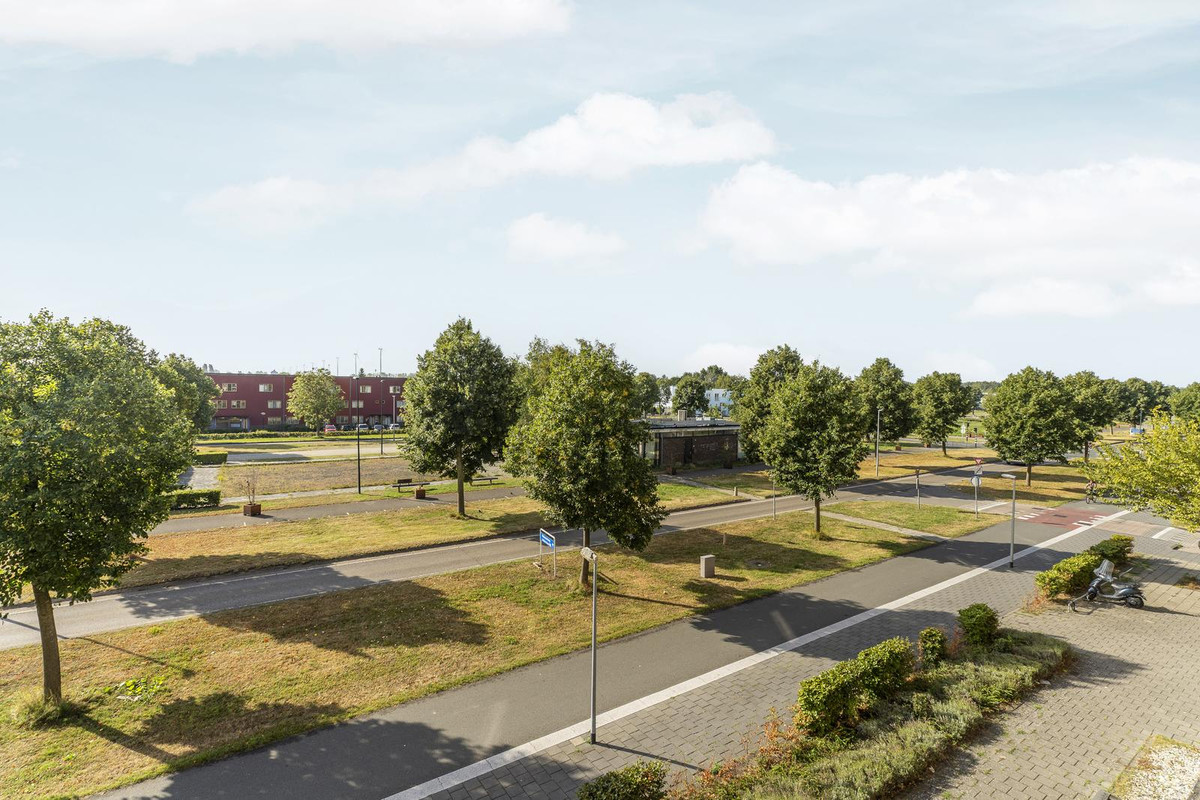 Appartement te koop: Makassarhof 10, Almere