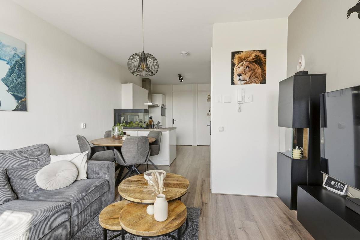 Appartement te koop: Makassarhof 10, Almere