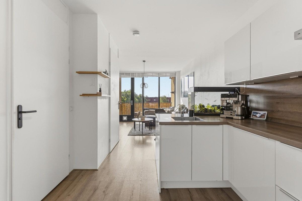 Appartement te koop: Makassarhof 10, Almere