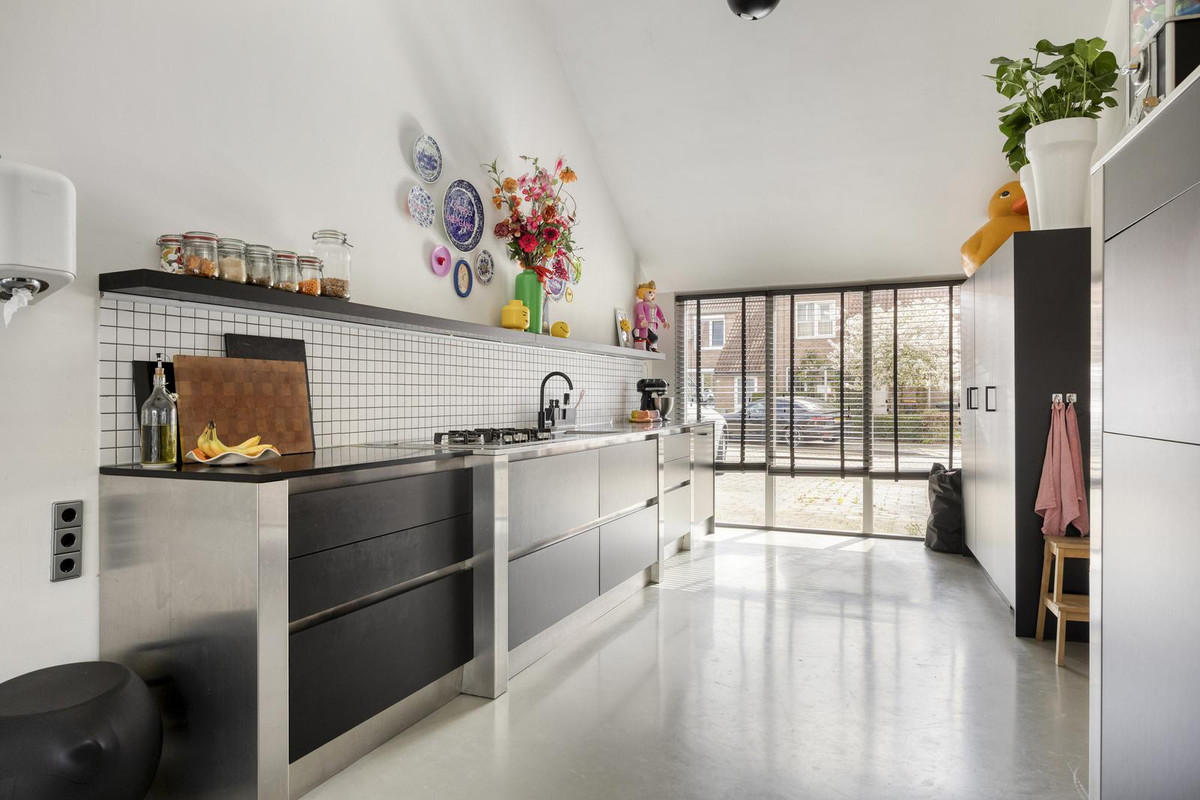 Tussenwoning te koop: Mark 10, Tilburg
