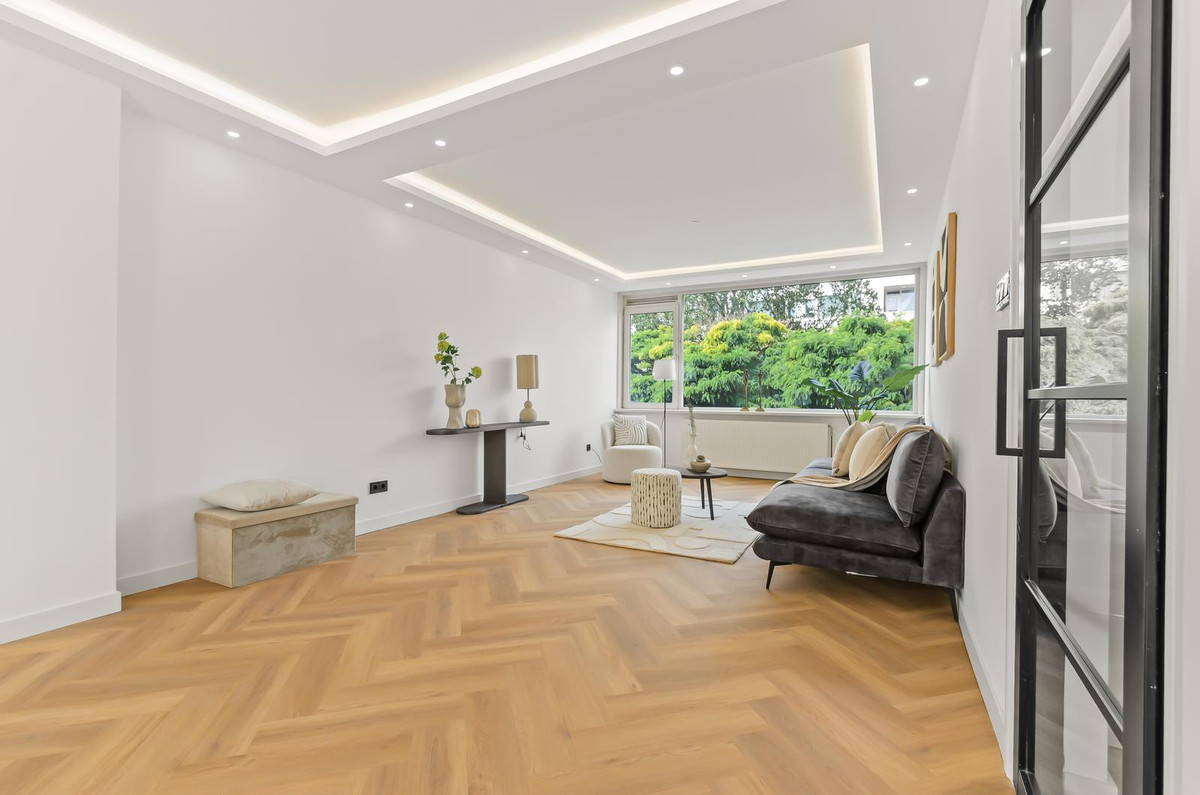 Appartement te koop: van bijnkershoeklaan 137, Utrecht