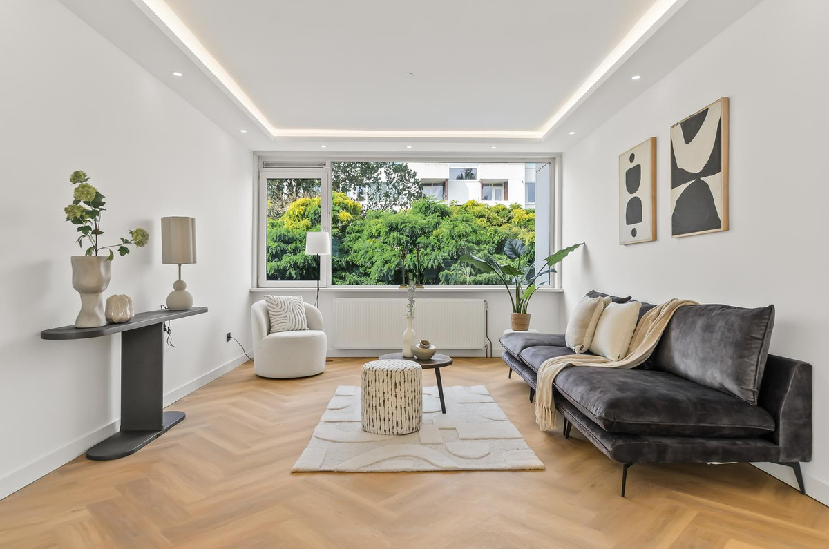 Appartement te koop: van bijnkershoeklaan 137, Utrecht