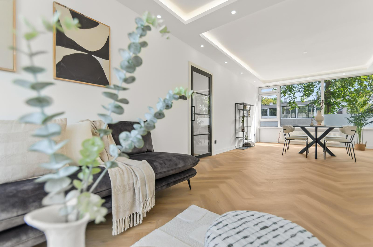 Appartement te koop: van bijnkershoeklaan 137, Utrecht