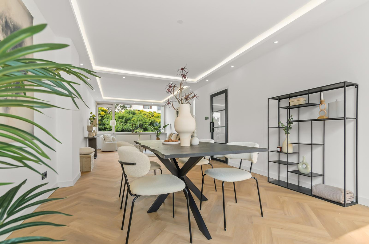 Appartement te koop: van bijnkershoeklaan 137, Utrecht