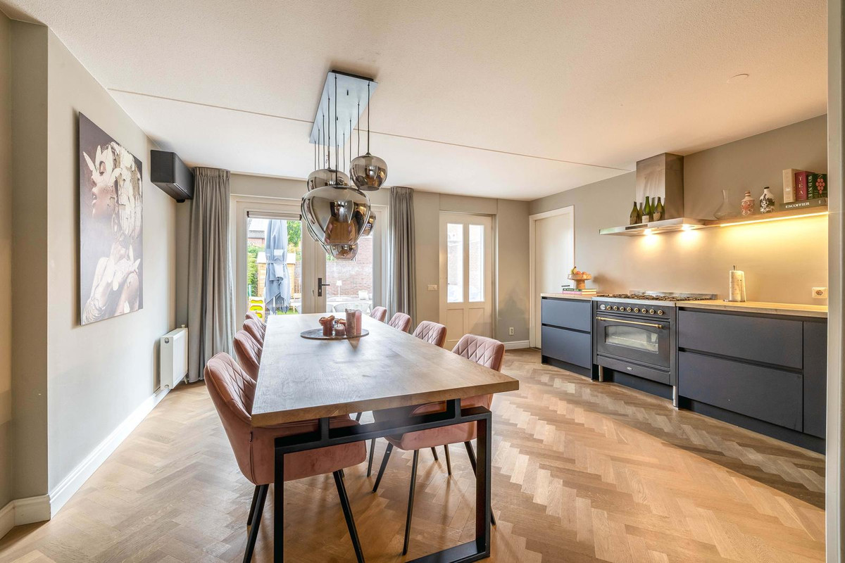 Tussenwoning te koop: Reuveltweg 64, Grubbenvorst
