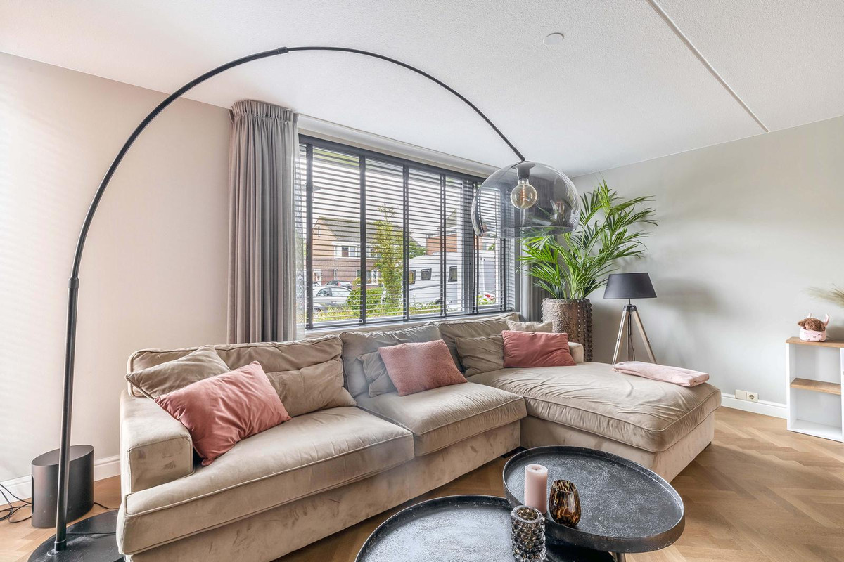 Tussenwoning te koop: Reuveltweg 64, Grubbenvorst