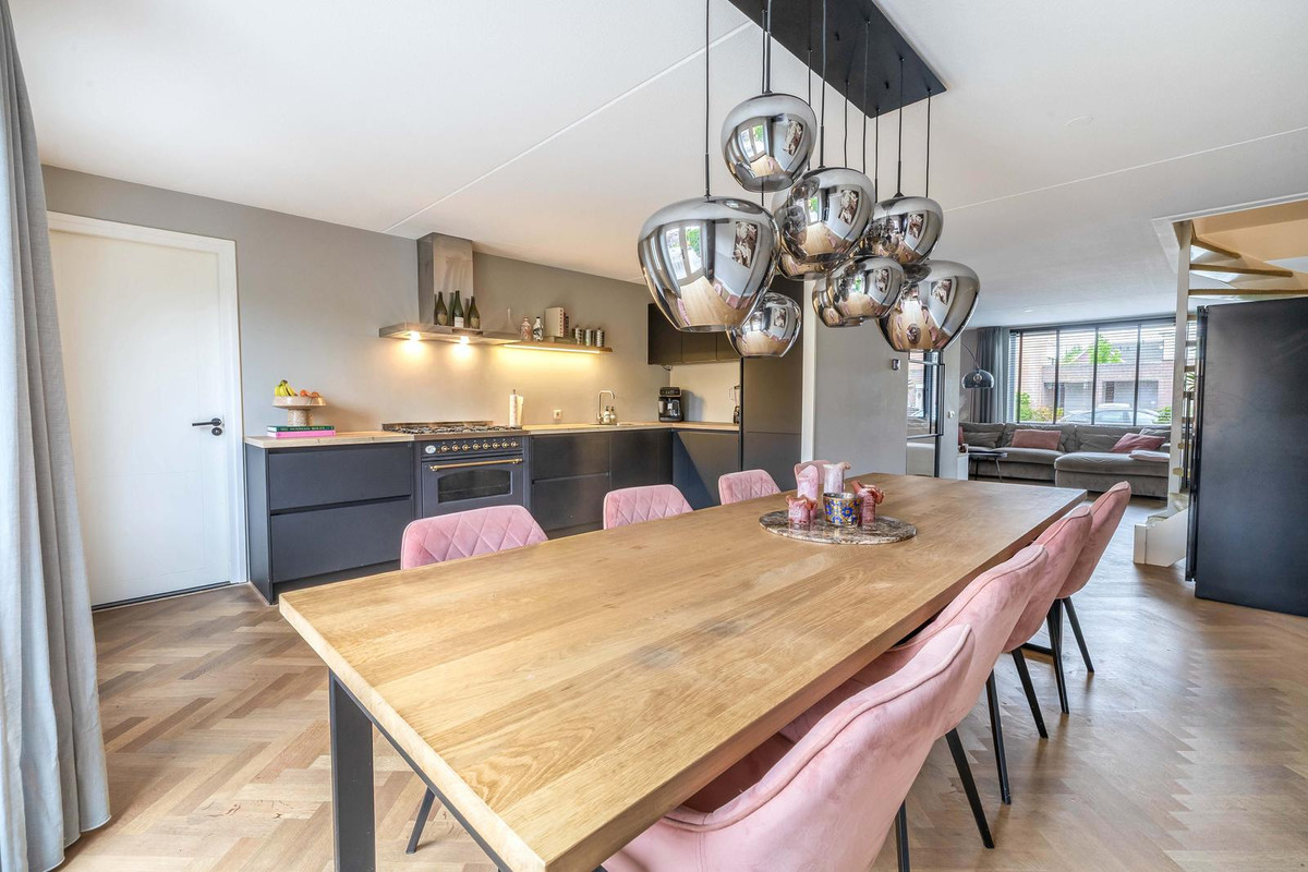 Tussenwoning te koop: Reuveltweg 64, Grubbenvorst