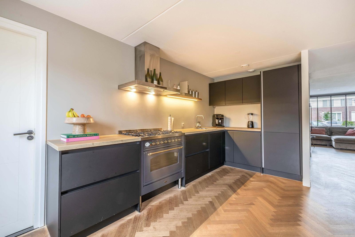 Tussenwoning te koop: Reuveltweg 64, Grubbenvorst