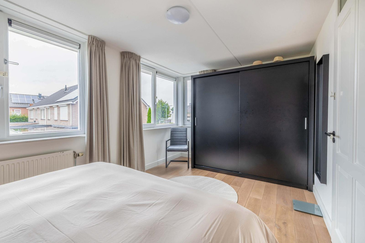 Tussenwoning te koop: Reuveltweg 64, Grubbenvorst