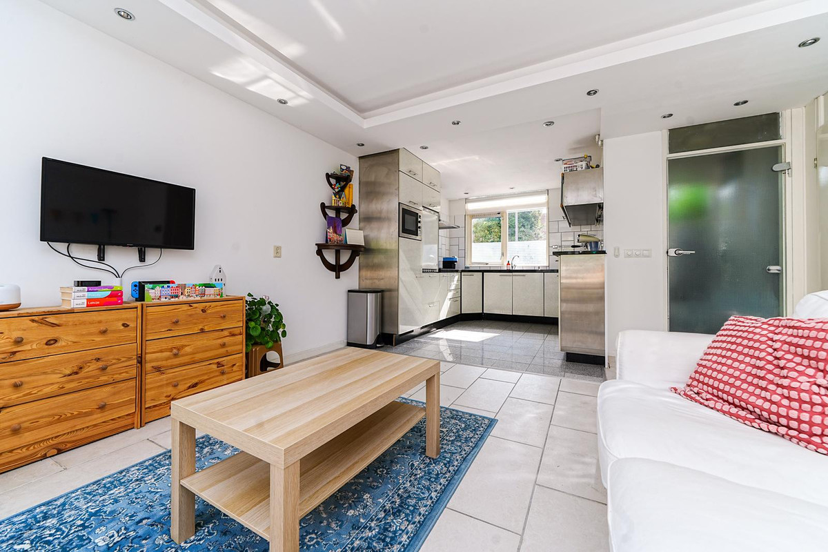 Tussenwoning te koop: Molecatensingel 399, Rotterdam