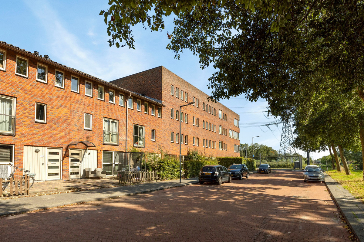 Tussenwoning te koop: Carel Willinksingel 340, Rotterdam