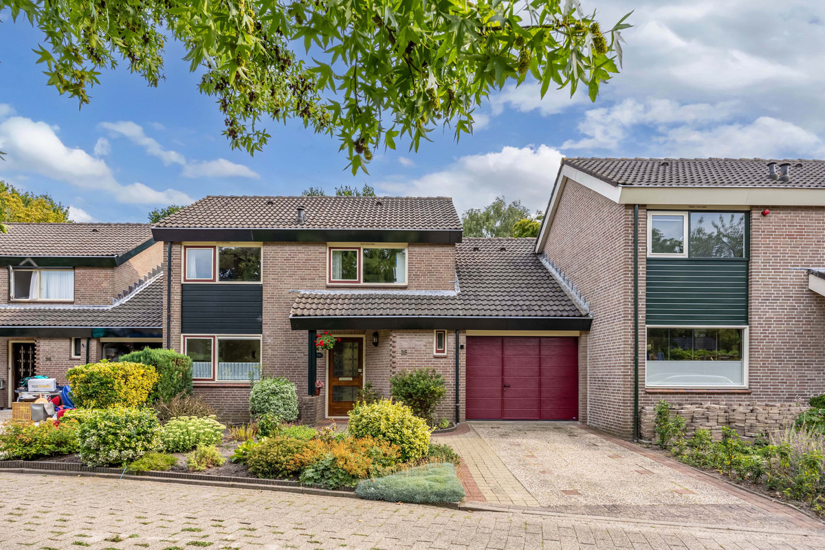 Tussenwoning te koop: Brik 35, Hoorn