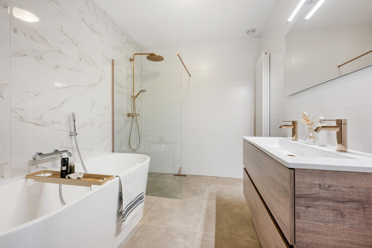 Tussenwoning te koop: Wandeloordlaan 24, Rotterdam