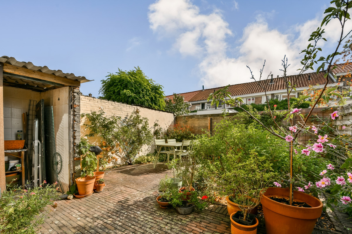 Tussenwoning te koop: Merwedekade 139, Utrecht