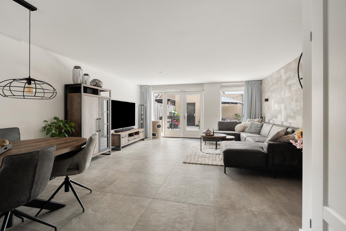Hoekwoning te koop: Bezeel 40, Rhoon