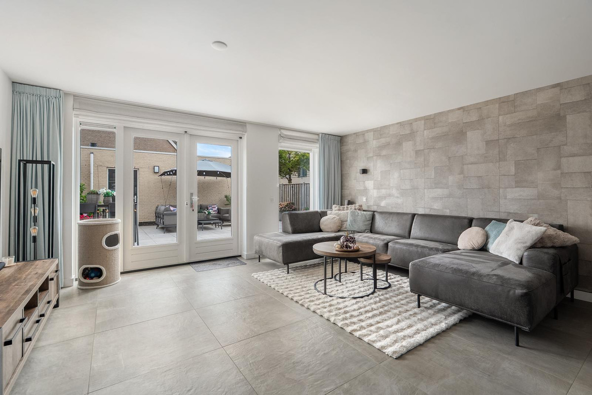 Hoekwoning te koop: Bezeel 40, Rhoon