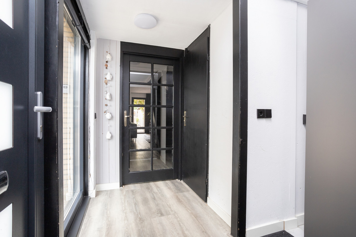Tussenwoning te koop: Edelsteenweg 23, Berkel En Rodenrijs