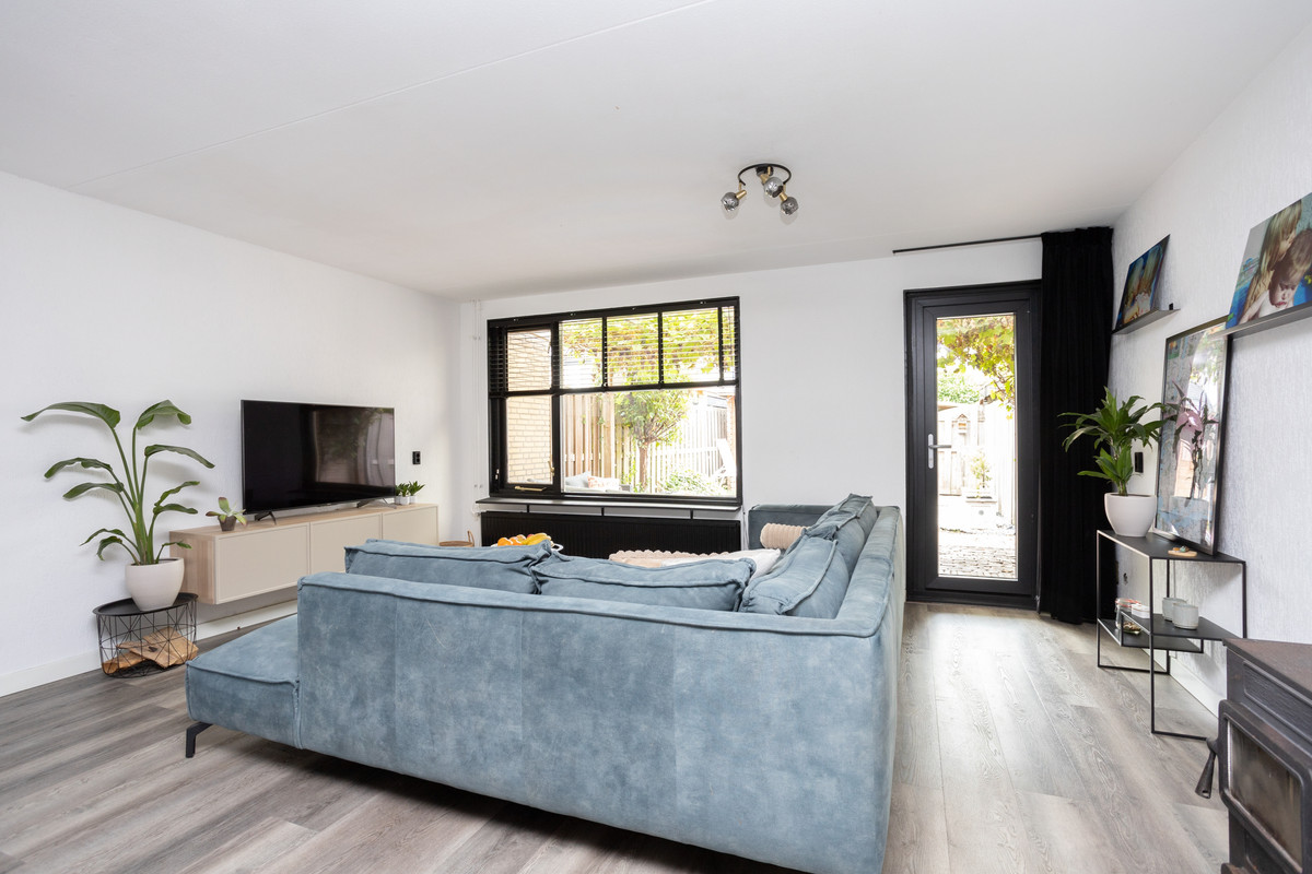 Tussenwoning te koop: Edelsteenweg 23, Berkel En Rodenrijs