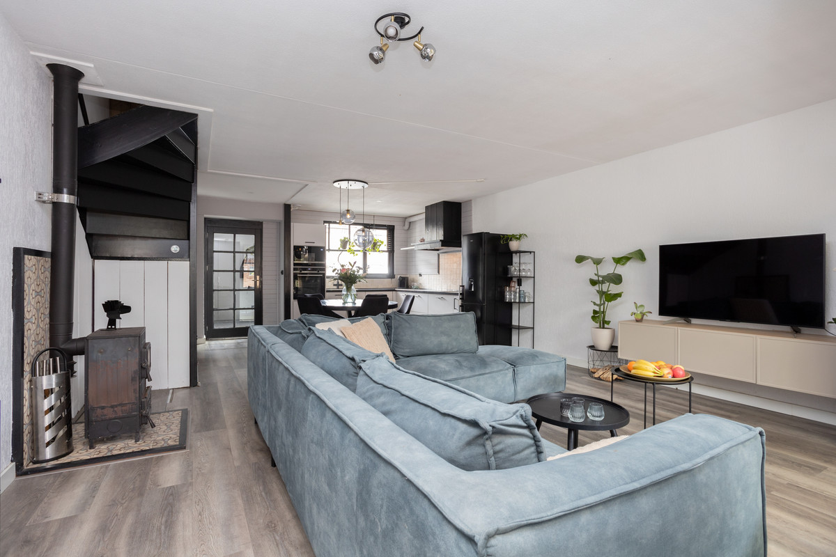 Tussenwoning te koop: Edelsteenweg 23, Berkel En Rodenrijs