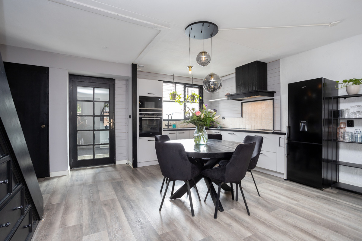 Tussenwoning te koop: Edelsteenweg 23, Berkel En Rodenrijs
