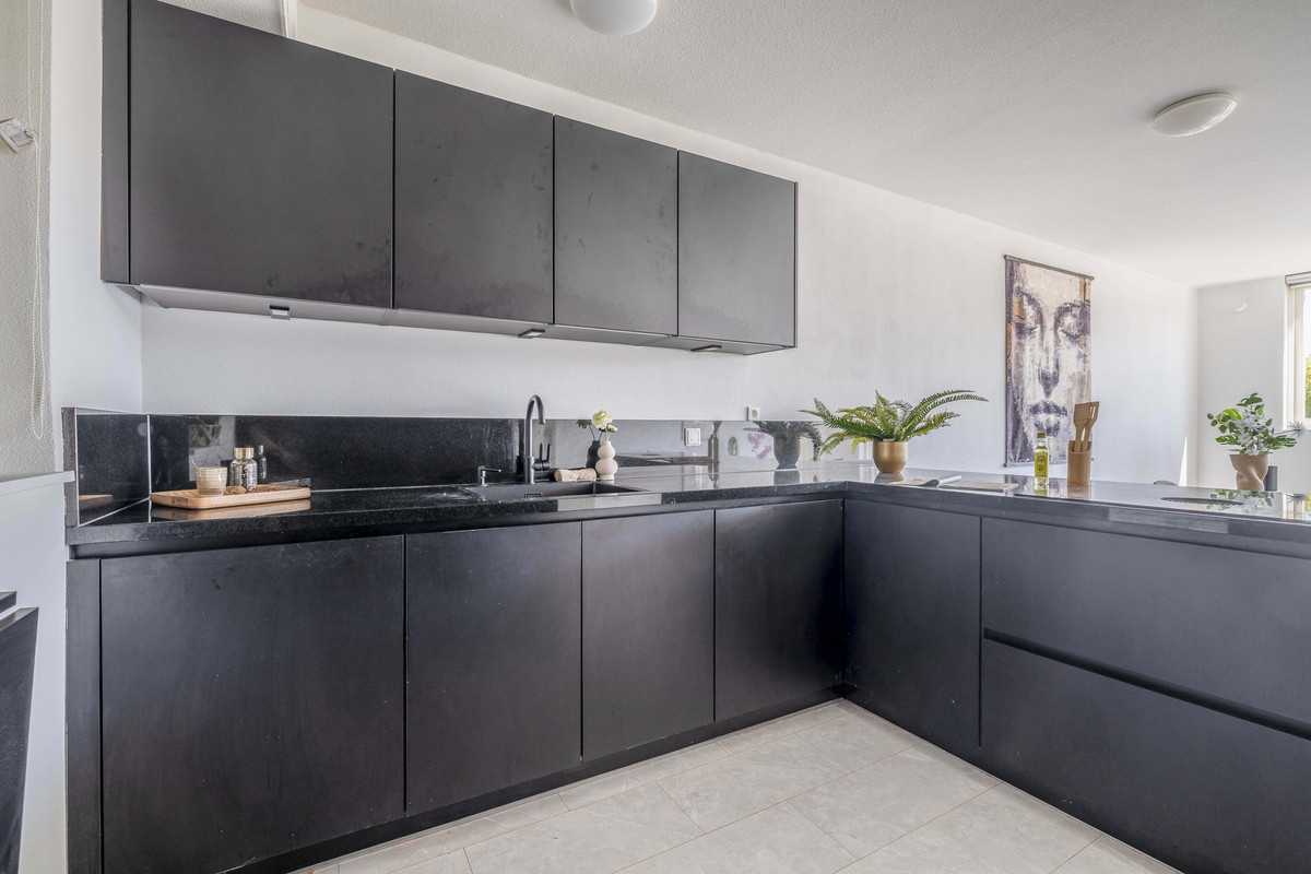 Appartement te koop: Henry Moorepassage 71, Capelle Aan Den Ijssel