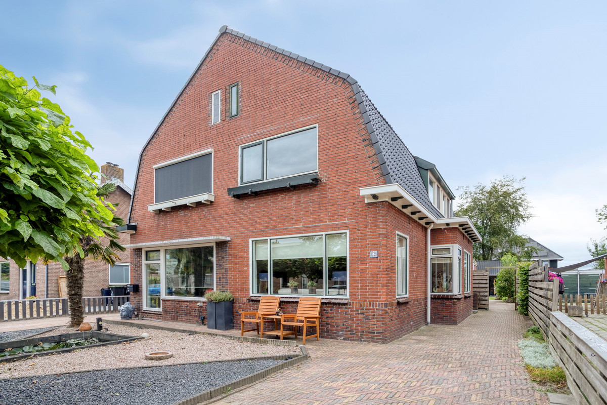 Twee-onder-één-kap te koop: Herenstraat 12, Sappemeer