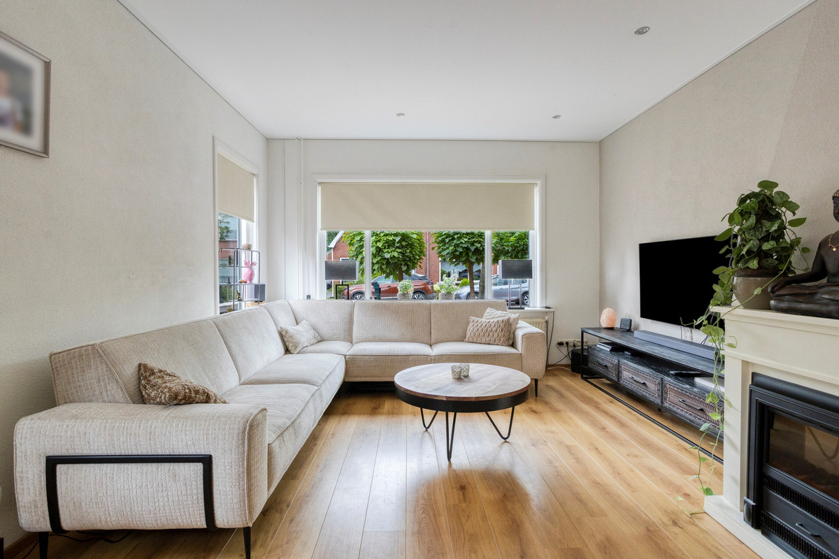 Twee-onder-één-kap te koop: Herenstraat 12, Sappemeer