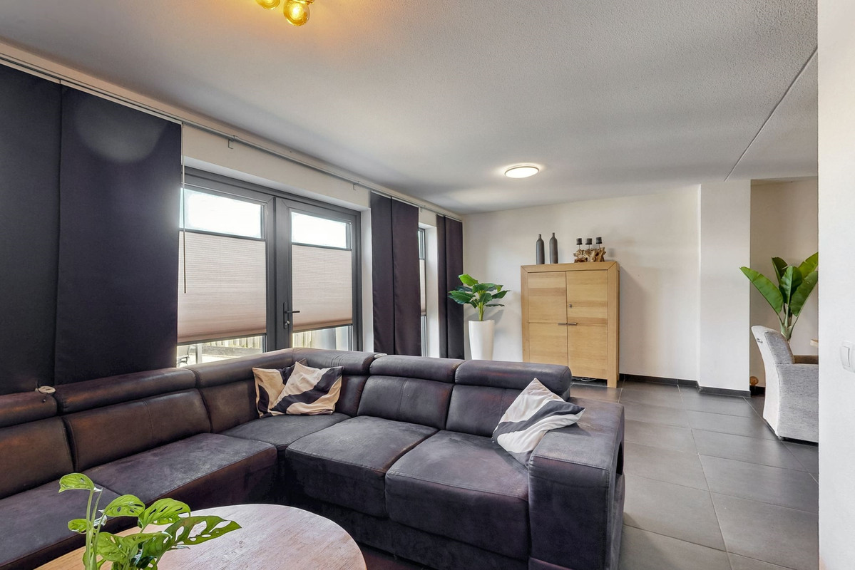 Tussenwoning te koop: Kloosterstraat 23, Geleen