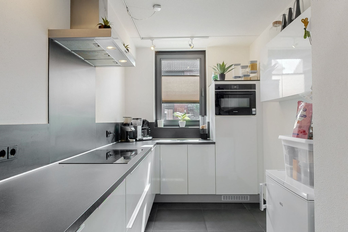 Tussenwoning te koop: Kloosterstraat 23, Geleen