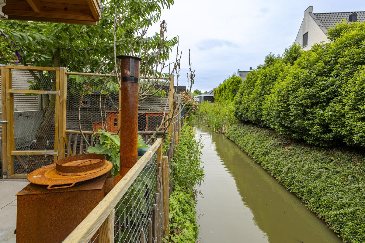 Tussenwoning te koop: Benedenveer 8, Sliedrecht