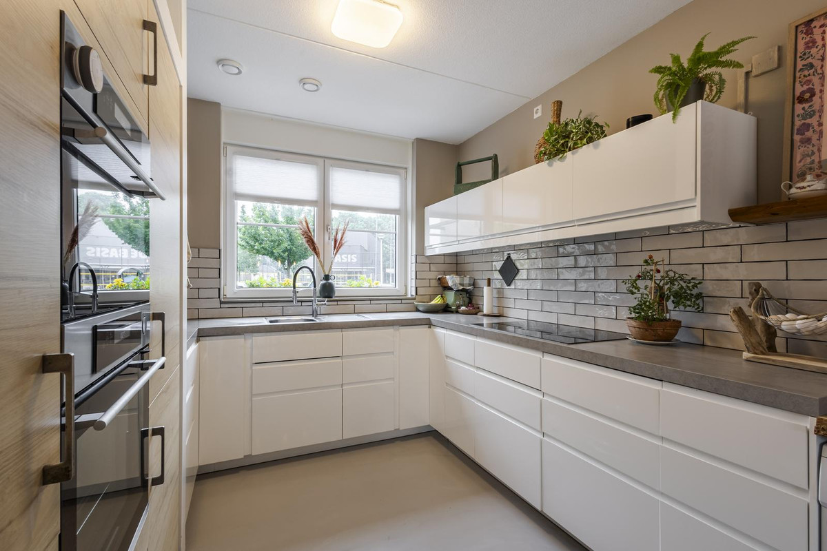 Tussenwoning te koop: Benedenveer 8, Sliedrecht