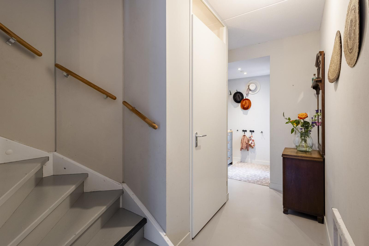 Tussenwoning te koop: Benedenveer 8, Sliedrecht