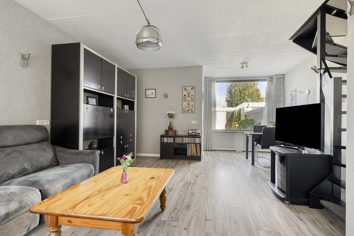 Tussenwoning te koop: Vredeman de Vriesstraat 50B, Tilburg