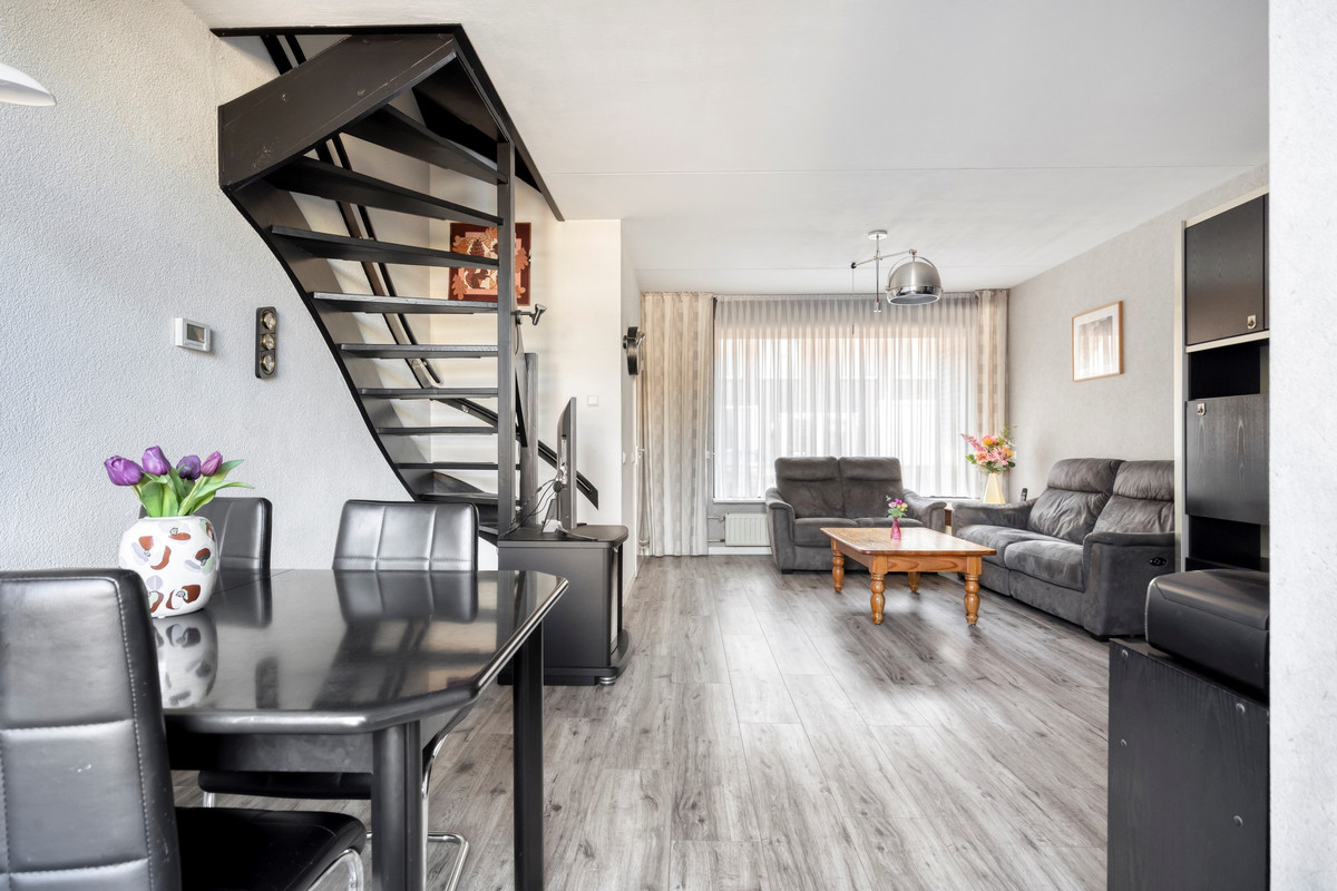 Tussenwoning te koop: Vredeman de Vriesstraat 50B, Tilburg