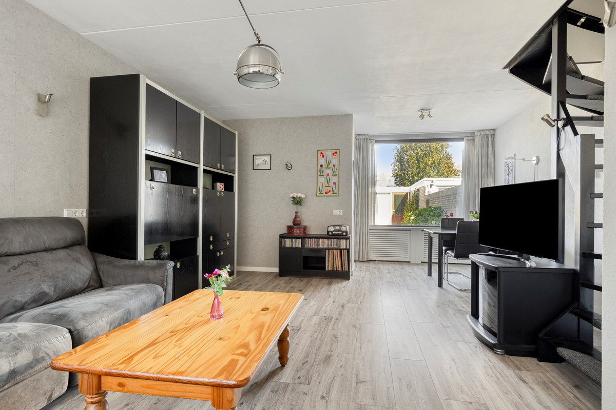Tussenwoning te koop: Vredeman de Vriesstraat 50B, Tilburg