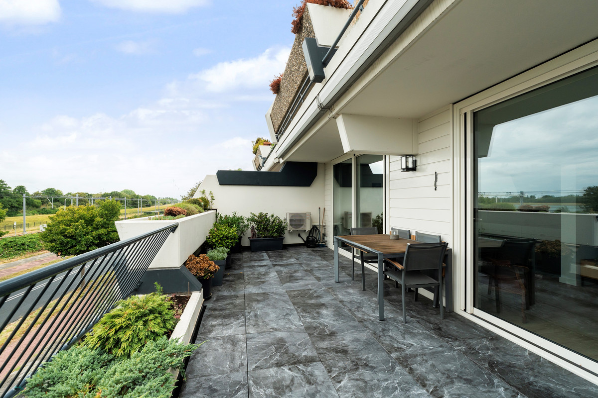 Appartement te koop: Nobeldreef 125, Maassluis