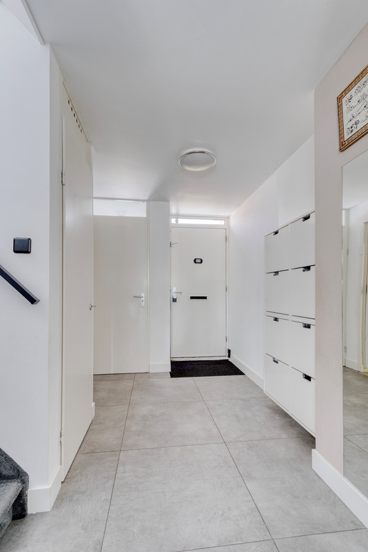 Tussenwoning te koop: Anjerstraat 23, Almere
