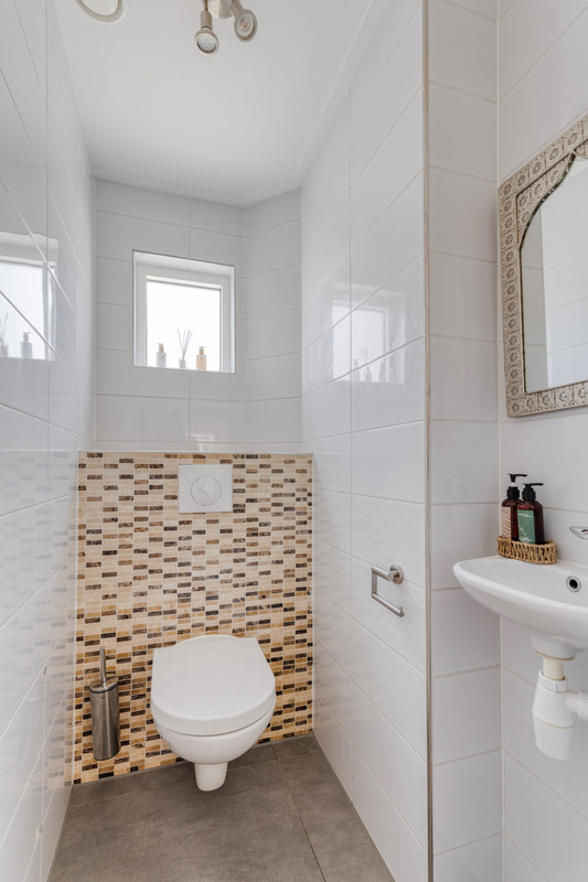 Tussenwoning te koop: Anjerstraat 23, Almere